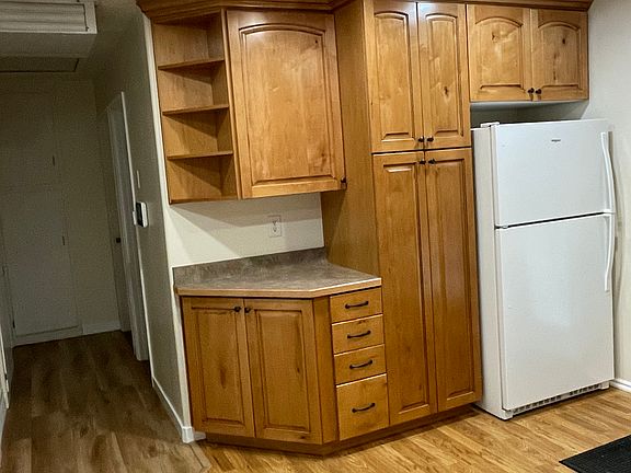4th image of 20 W Valley Dr