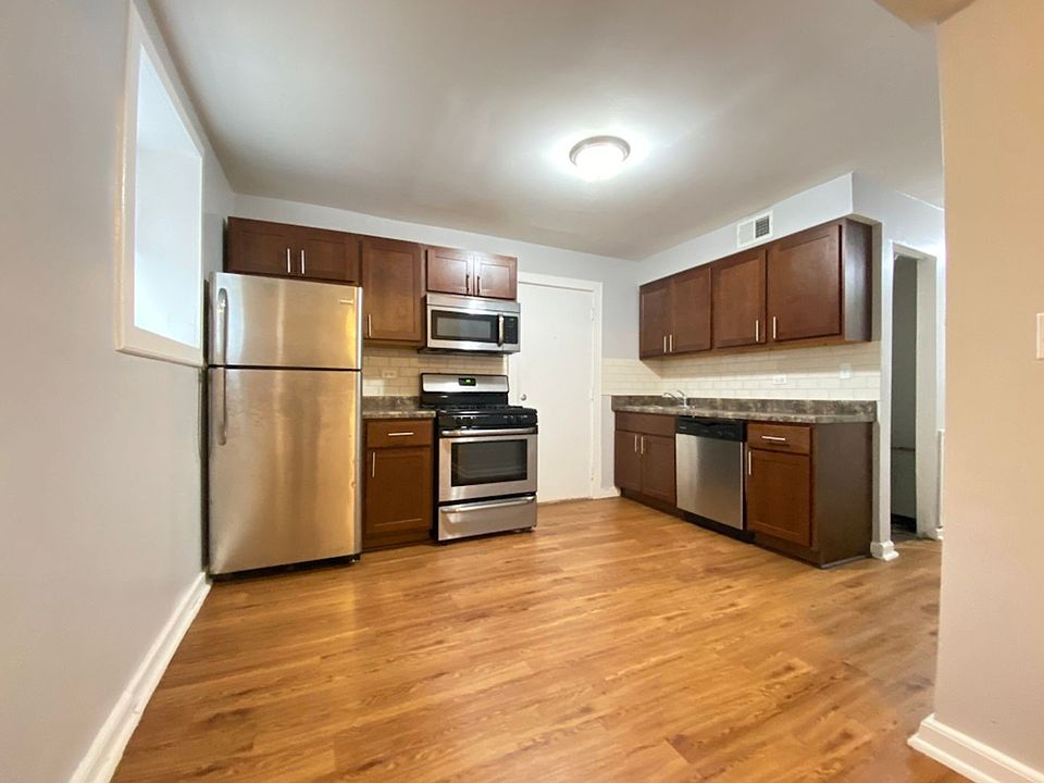 2nd image of 4408 W Hazel St #B