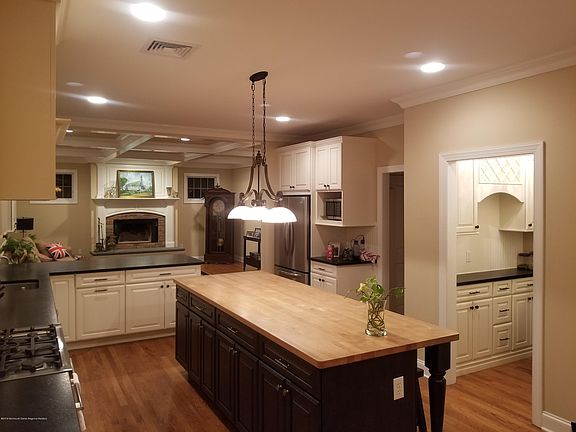 2nd image of 25 Columbus Dr