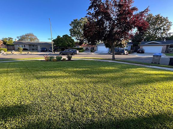 3rd image of 3286 Woodcrest Dr