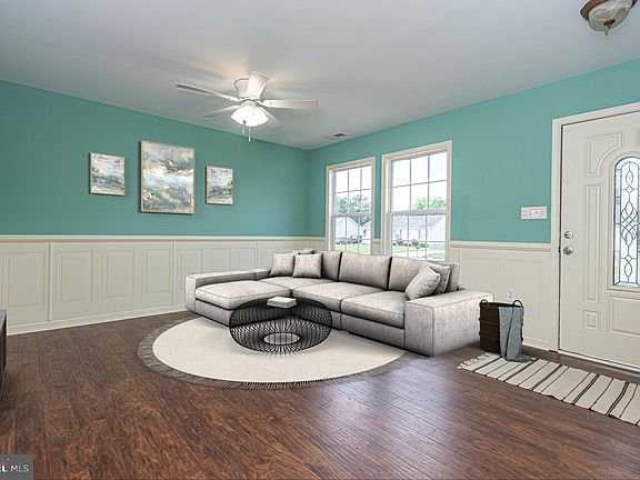 3rd image of 30057 Greenspring Dr