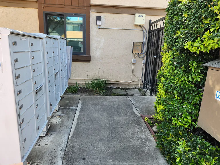 2040 Main St — Photo 20