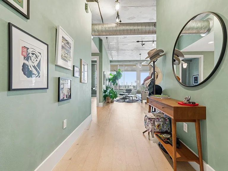 800 W 5th St #705 — Photo 20