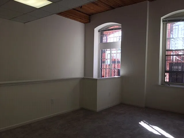 Pfeiffer House — Photo 13
