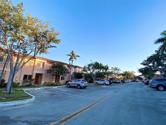 5th image of 611 NW 208th Cir #611