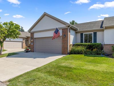698 Ravencrest Ln, Westland, MI, 48185