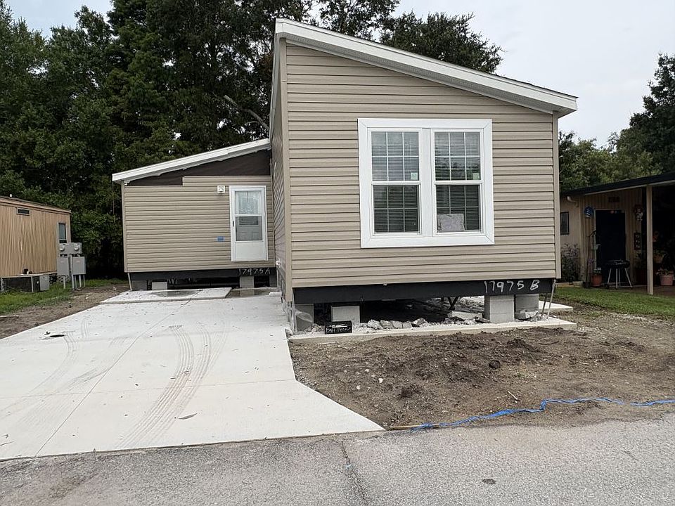 1st image of 416 Hummingbird Pl #416