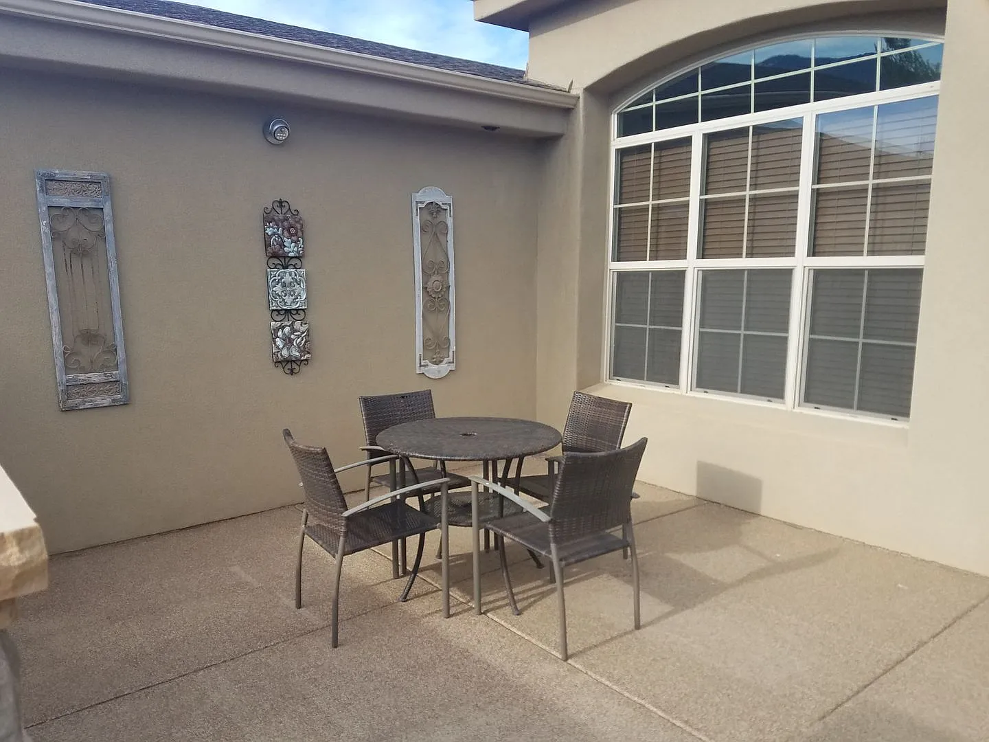 Retire homeowner looking for roomate — Photo 2