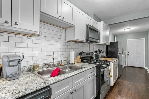 302 & 304 W 34th St Photo 1