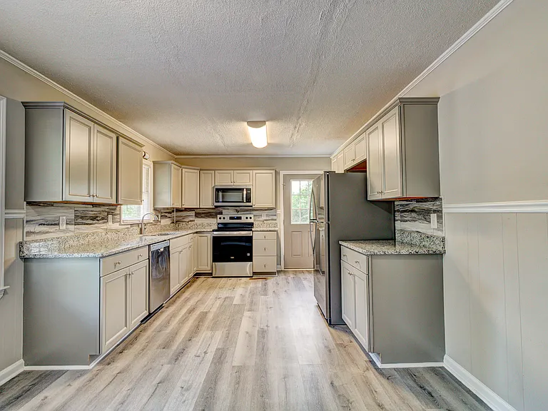 132 Eaker Dr — Photo 6