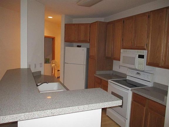 5th image of 3010 Yarmouth Greenway Dr APT 112