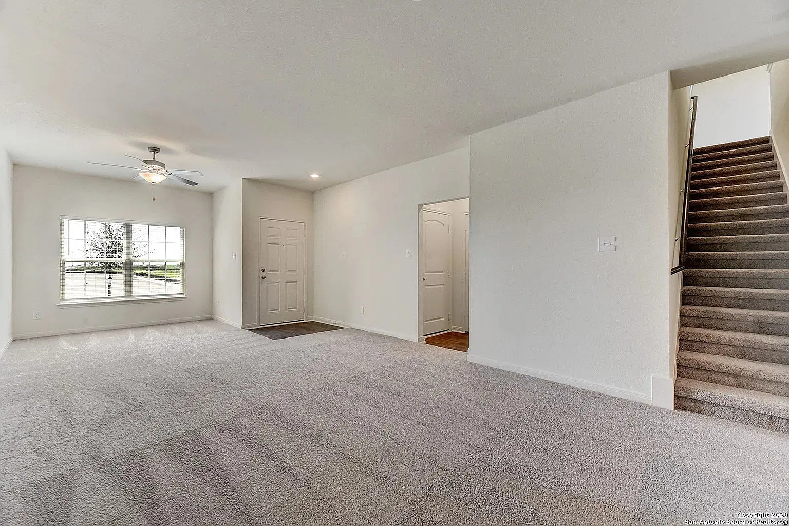 5 bed, 2.5 bath, 2543 sqft, $1,875 — Photo 2