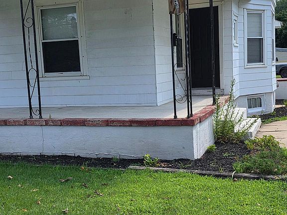 2nd image of 913 4th St N