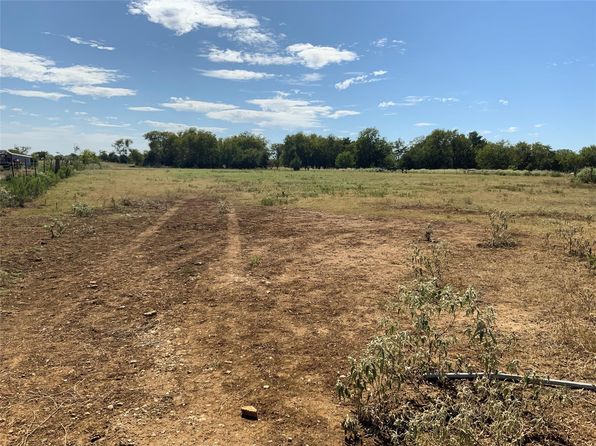 8989 Fm 141, Dime Box, TX 77853