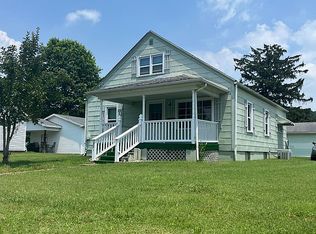 801 Gallatin St, Ravenswood, WV 26164