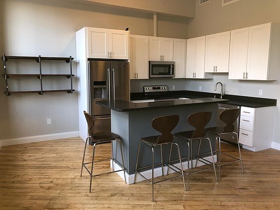 3rd image of 200 Lincoln Ave Ste 202