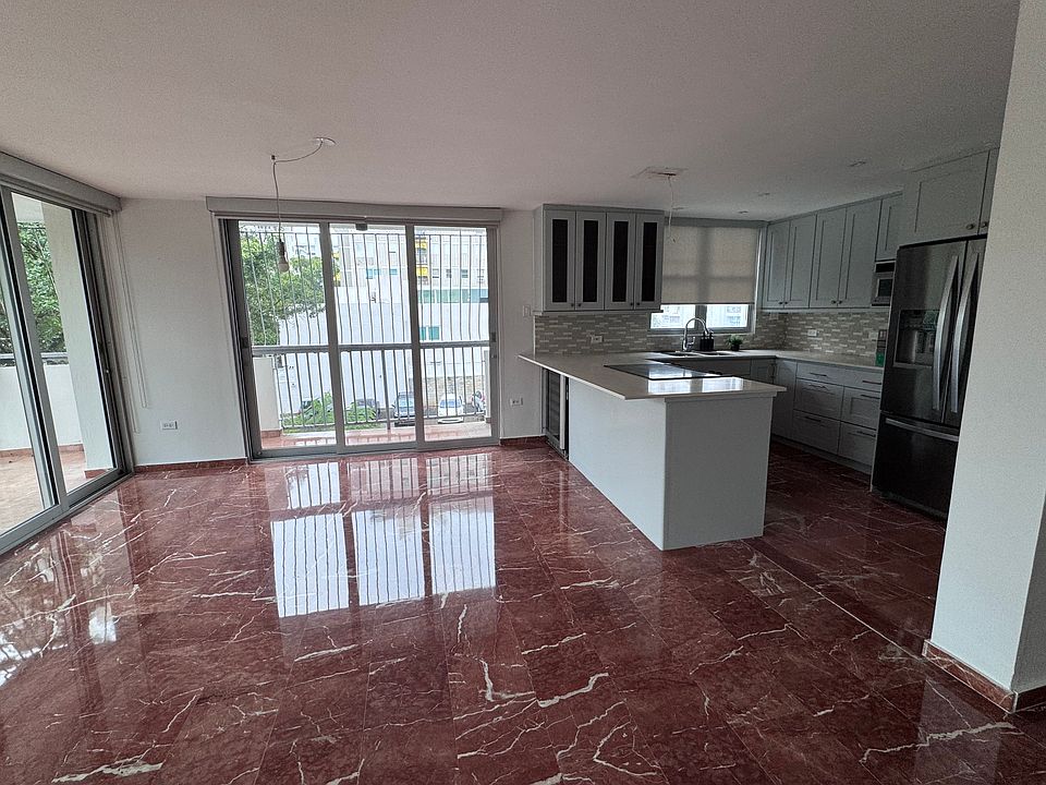 Open-concept kitchen, ideal for entertainment