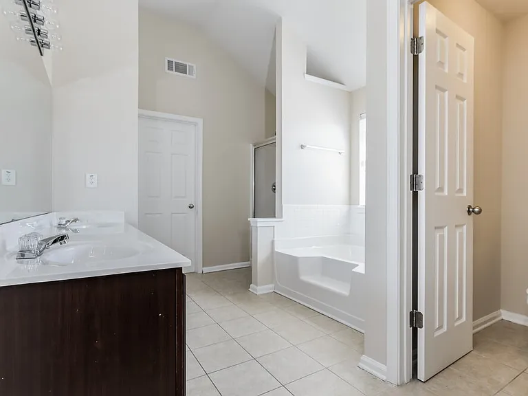 3752 Sunbridge Dr — Photo 11