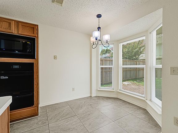 4th image of 8818 Driftstone Dr