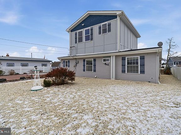 4th image of 43 Lawrence Dr