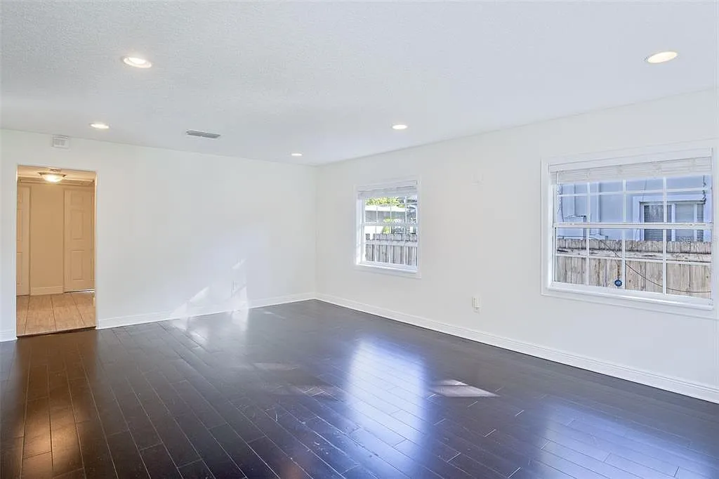 4 bed, 3.0 bath, 2267 sqft, $4,677 — Photo 3