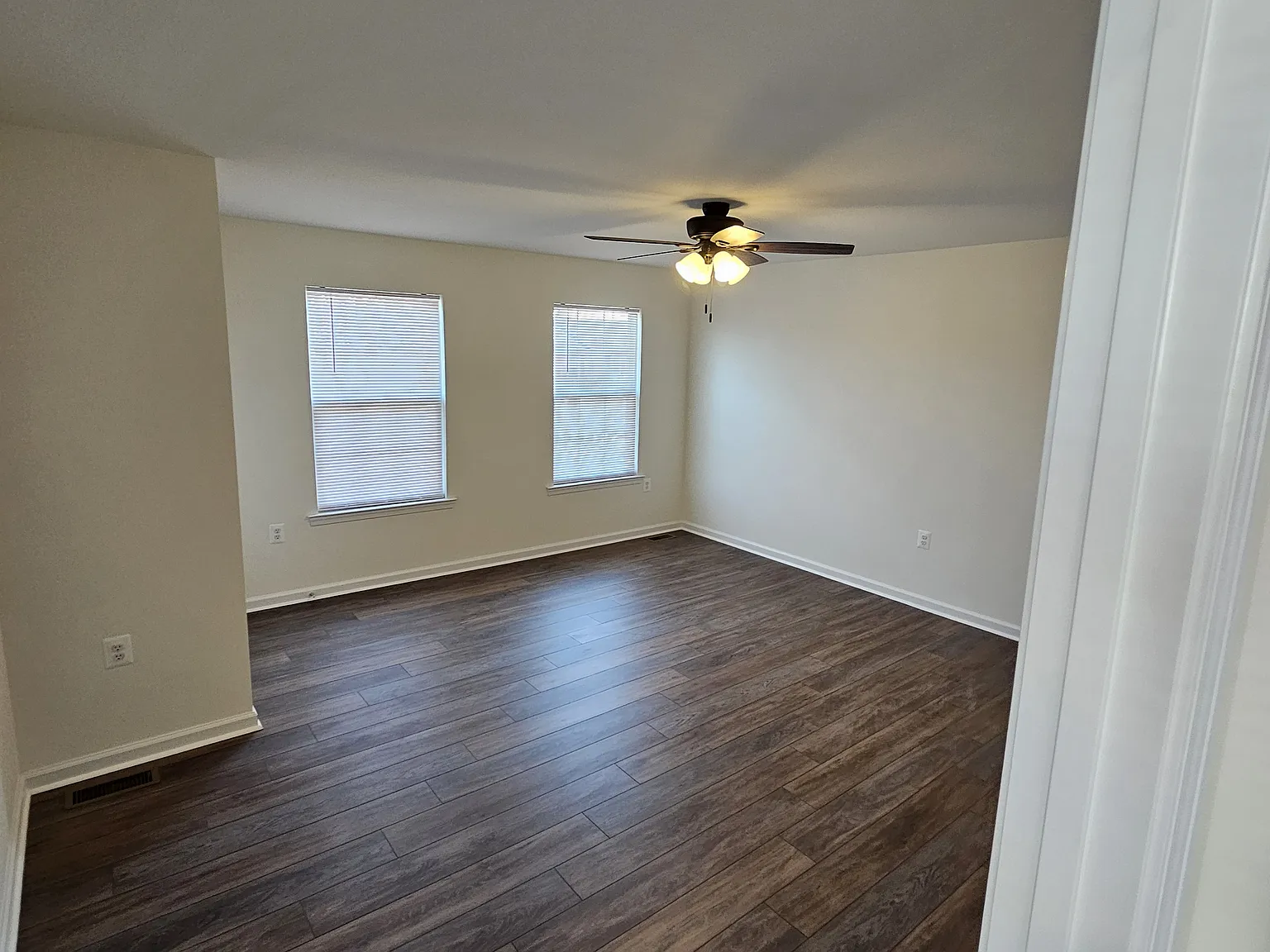 2 bed, 1.5 bath, 1150 sqft, $1,800 — Photo 4