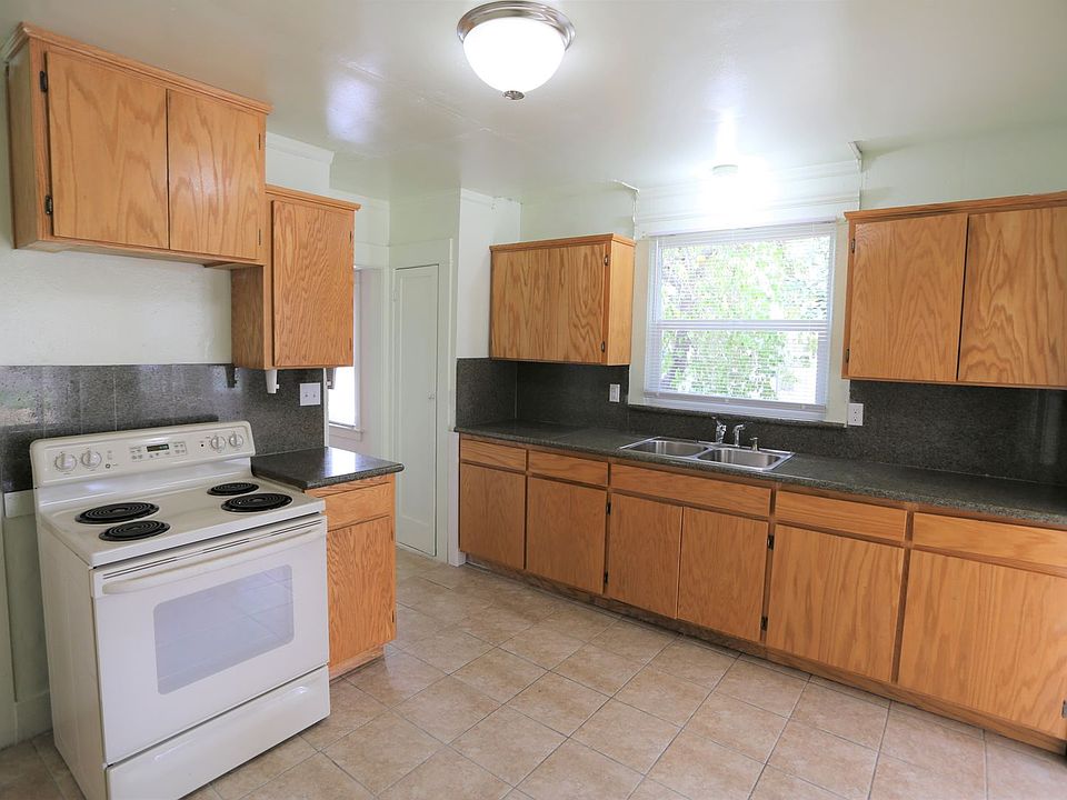 1st image of 15901 W Stephens St
