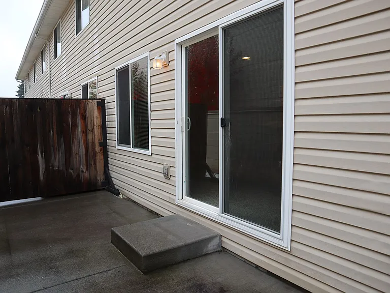 13920 NE 7th Ct — Photo 32