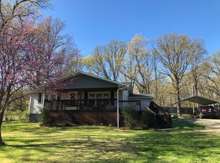 17 Hickory Grove Rd, Bismarck, MO 63624