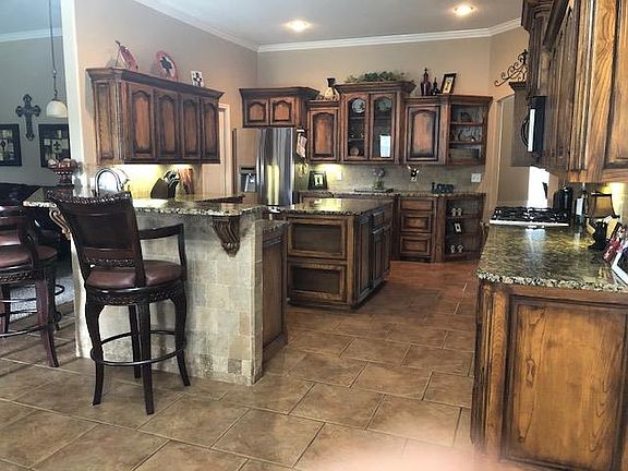 2nd image of 1920 Fringewood Dr