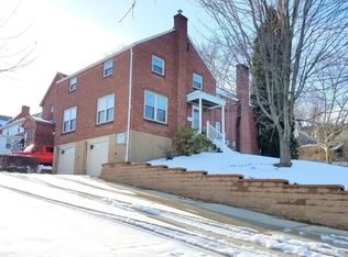 121 Newburn Dr, Pittsburgh, PA 15216