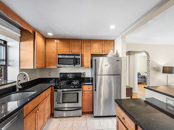 5th image of 116 Washington St APT 2