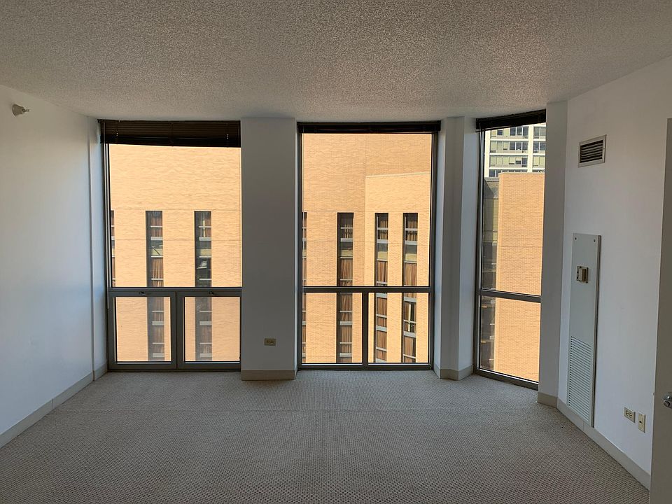 Spacious family room