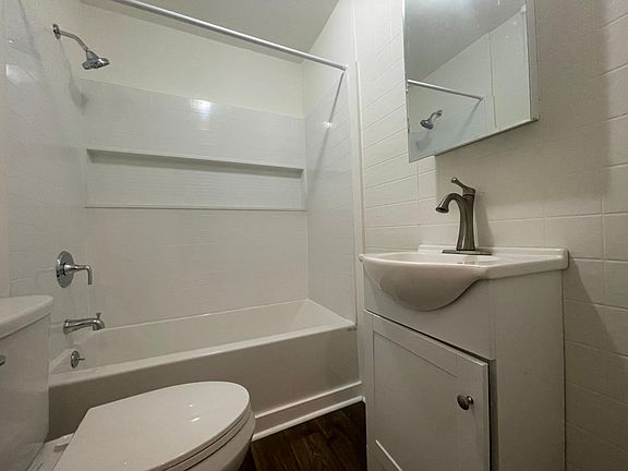 5th image of 514 Queens Ct