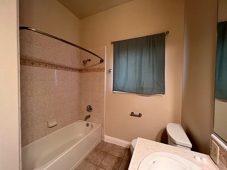 1021 Pepper Ln — Photo 32