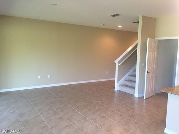 4th image of 10822 Alvara Way
