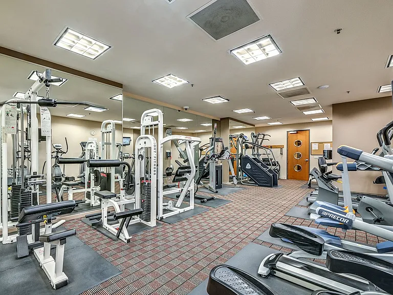 5855 Horton St #412 — Photo 9
