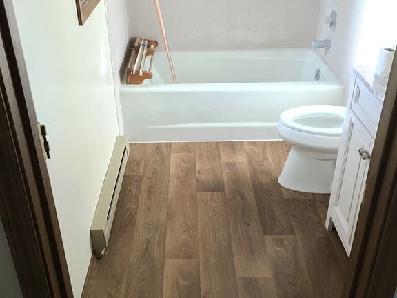 5th image of 2702 Bratton Way