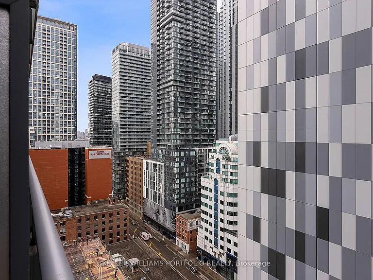 375 King St W #1805 — Photo 31