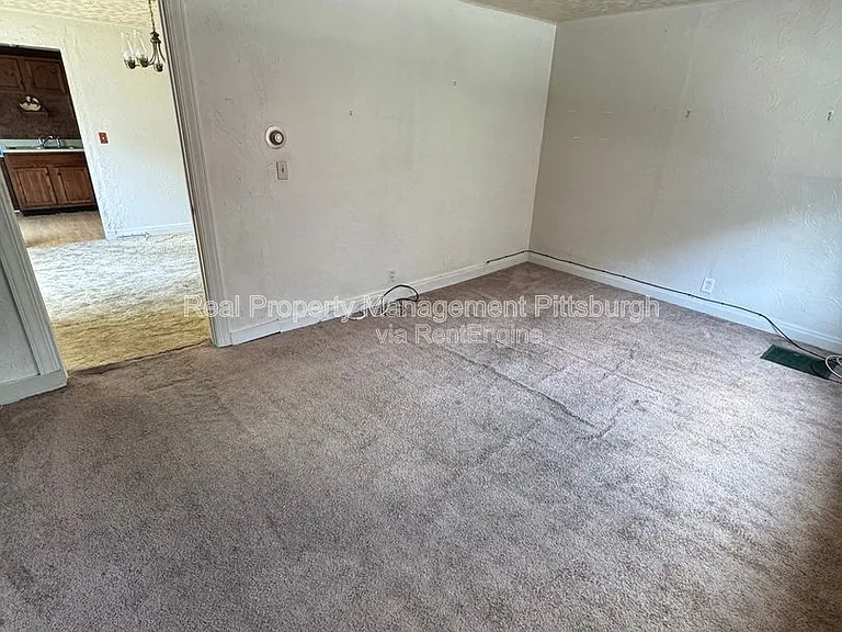 2812 Edwards Way — Photo 2