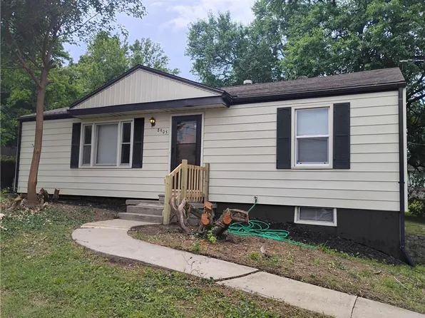 8905 E 55th St, Raytown, MO 64133