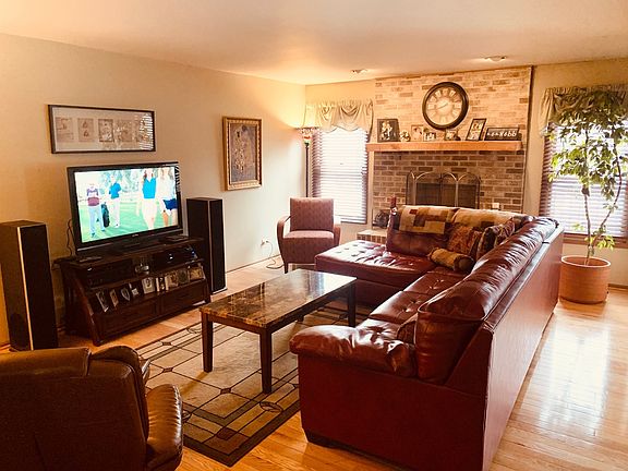 4th image of 523 Villa Circle Dr