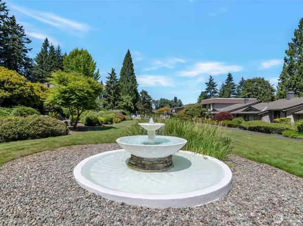 17050 Northup Way #25, Bellevue, WA 98008