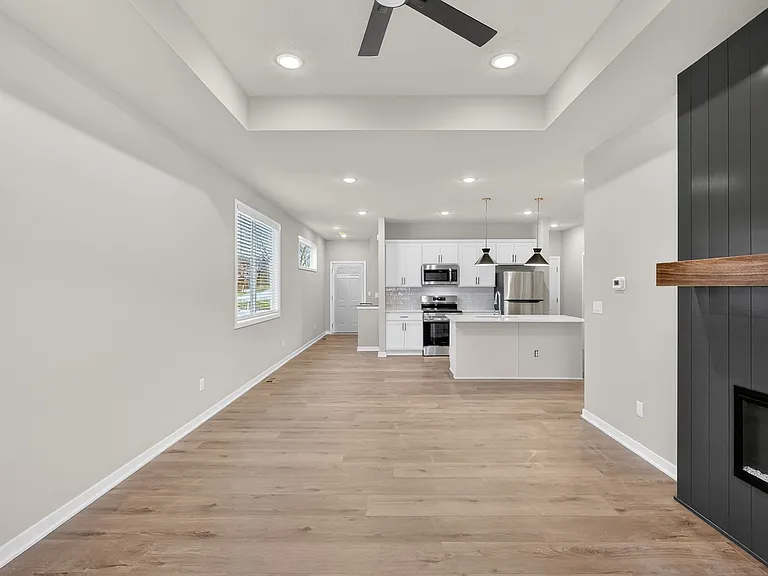 Lexington Park Townhome Rentals — Photo 14
