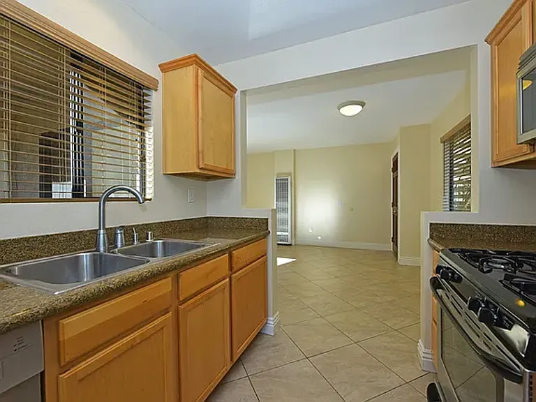 10178 Camino Ruiz #50 — Photo 4