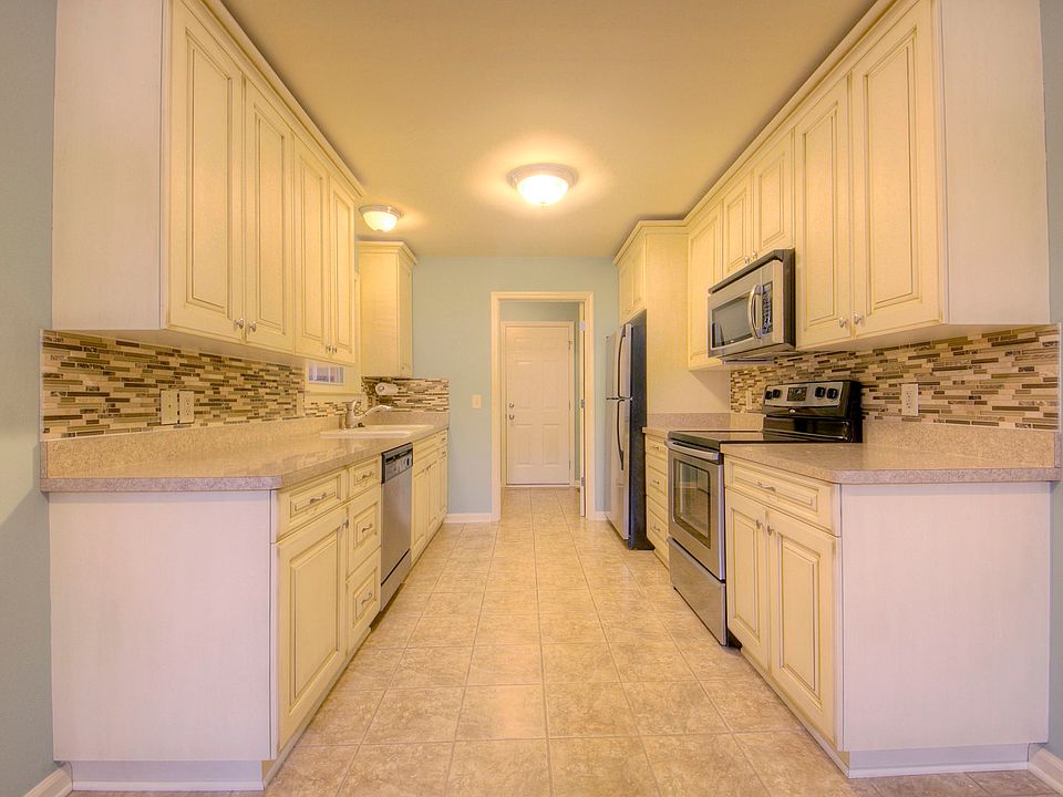 2nd image of 1864 Genoa Cir