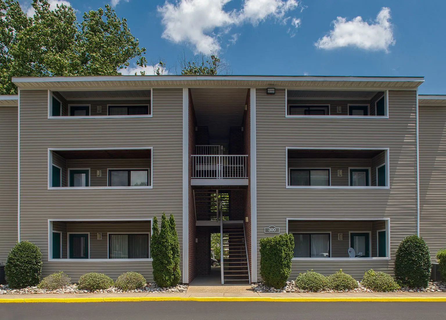 Hunter's Mill Apartments — Photo 1