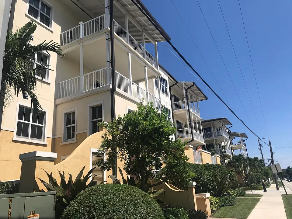 3960 N Flagler Dr #304