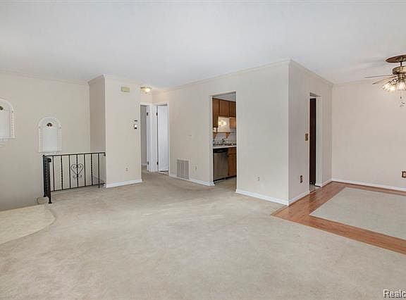 3rd image of 9995 Cambridge Ct #1