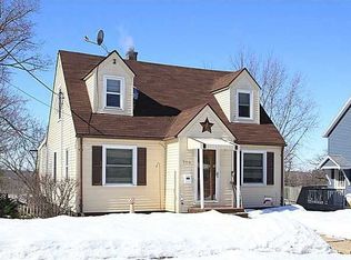 704 S Garnavillo St, Anamosa, IA 52205